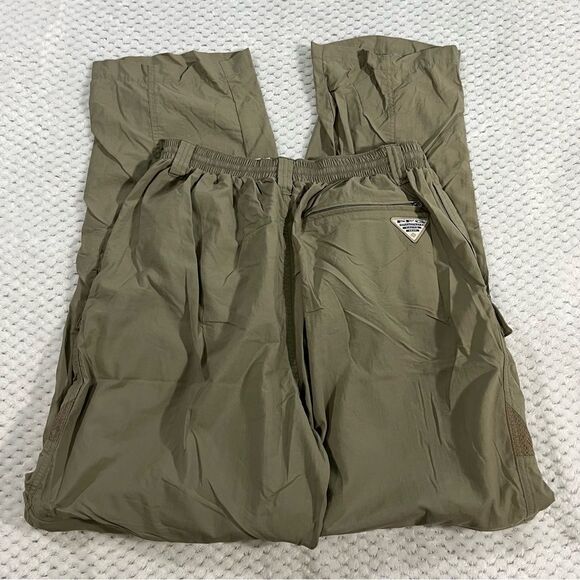 Columbia convertible pants, tan, large, zip off legs. - Picture 8 of 12